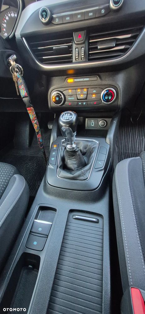 Ford Focus 1.0 EcoBoost Trend Edition - 12
