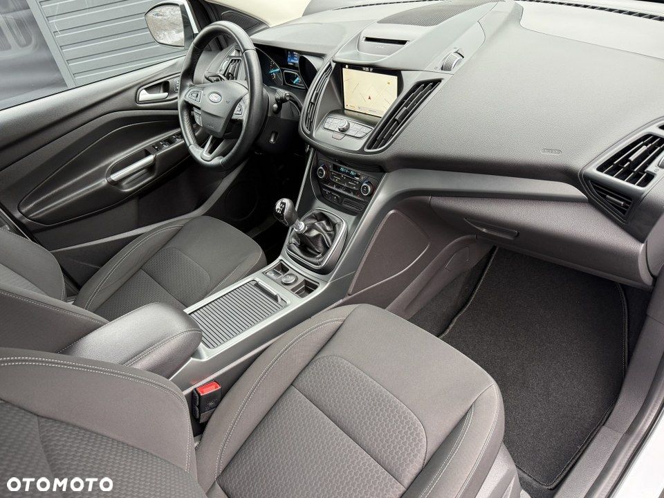 Ford Kuga 1.5 EcoBoost 2x4 Titanium - 26