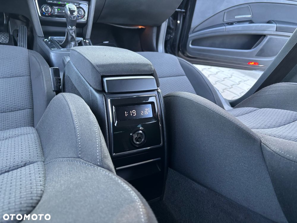 Skoda Superb 2.0 TDI Active - 28