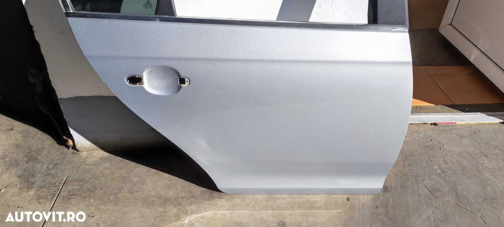 Usa spate dreapta mic defect volkswagen vw JETTA an 2007  culoare LA7W - 3