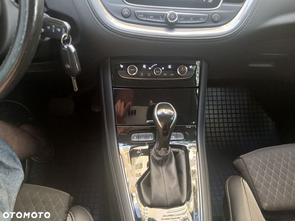 Opel Grandland X 1.6 T Elegance S&S - 17