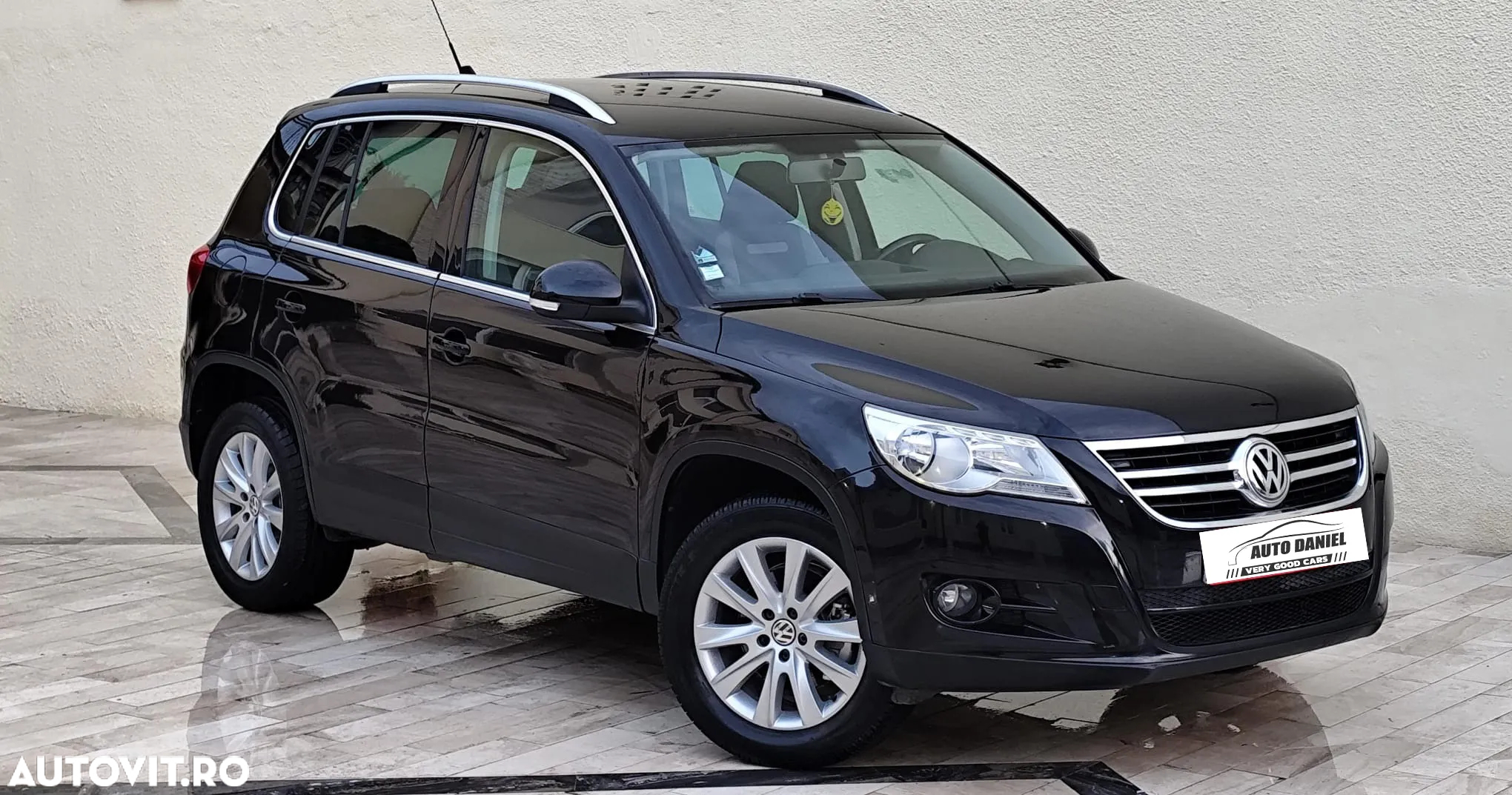 Volkswagen Tiguan - 2