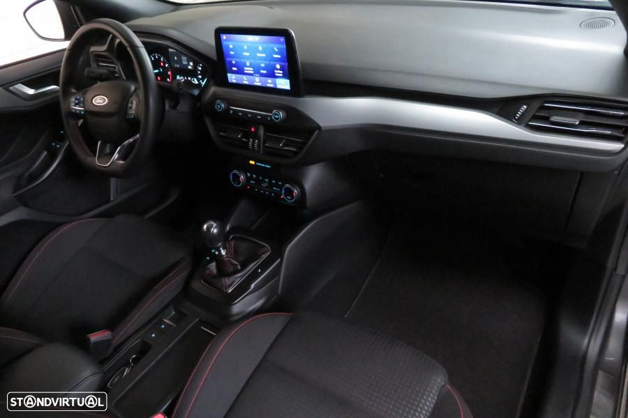 Ford Focus 1.0 EcoBoost MHEV ST-Line X - 18