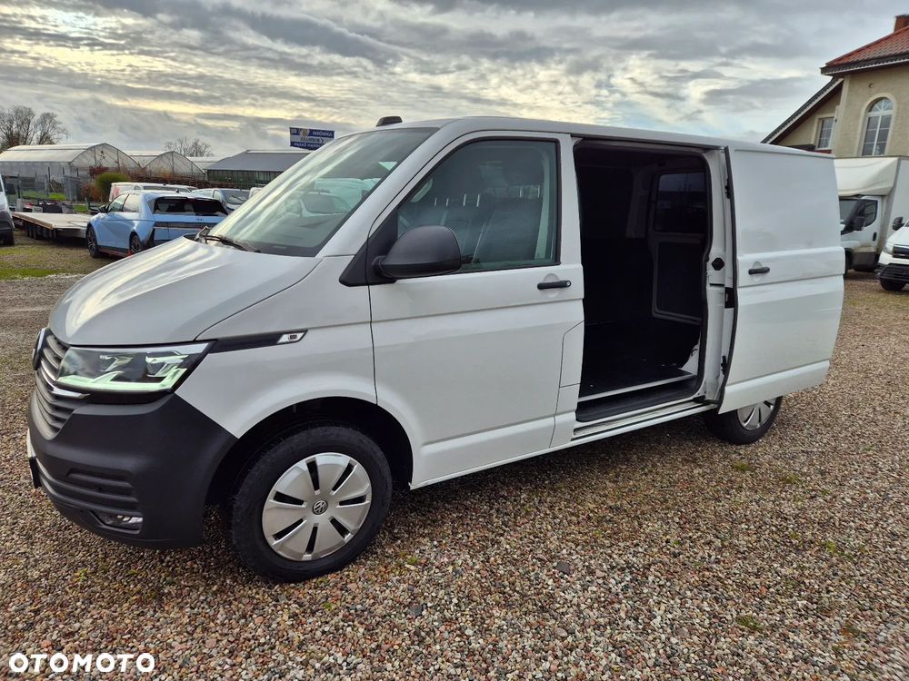 Volkswagen Transporter - 1