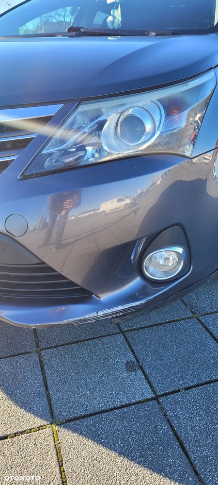 Toyota Avensis 2.2 D-4D Business Edition - 9