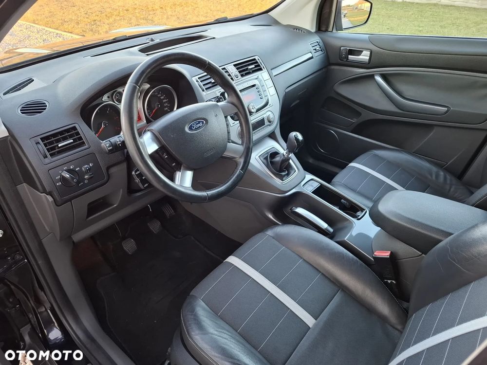 Ford Kuga 2.0 TDCi 2x4 Titanium - 8