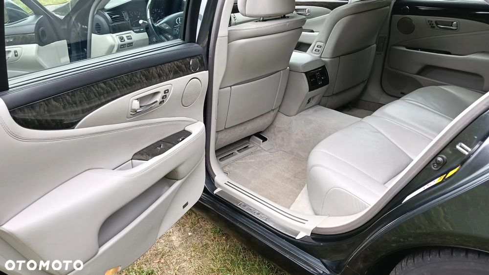Lexus LS 600h L Prestige - 7