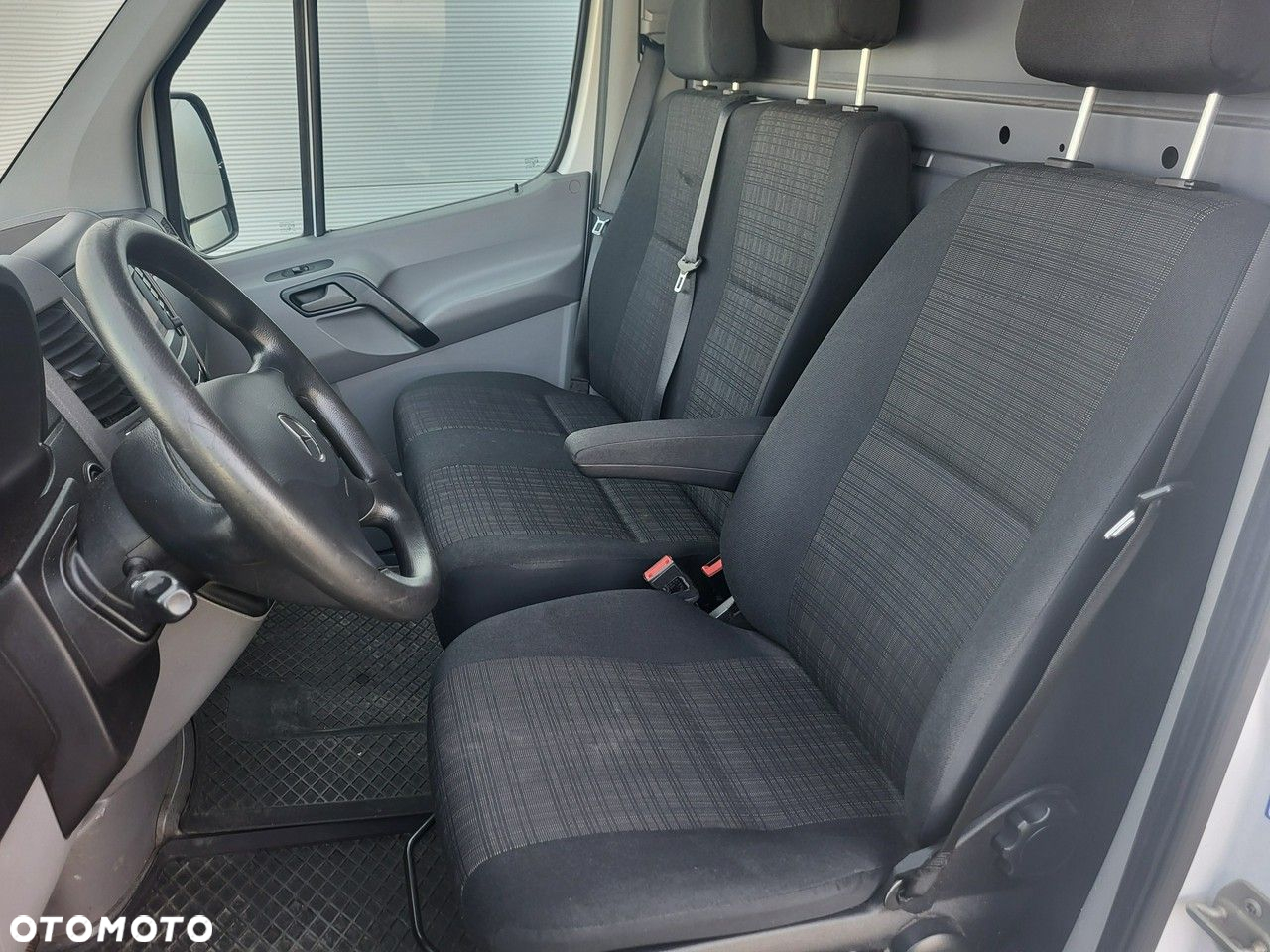 Mercedes-Benz Sprinter - 20