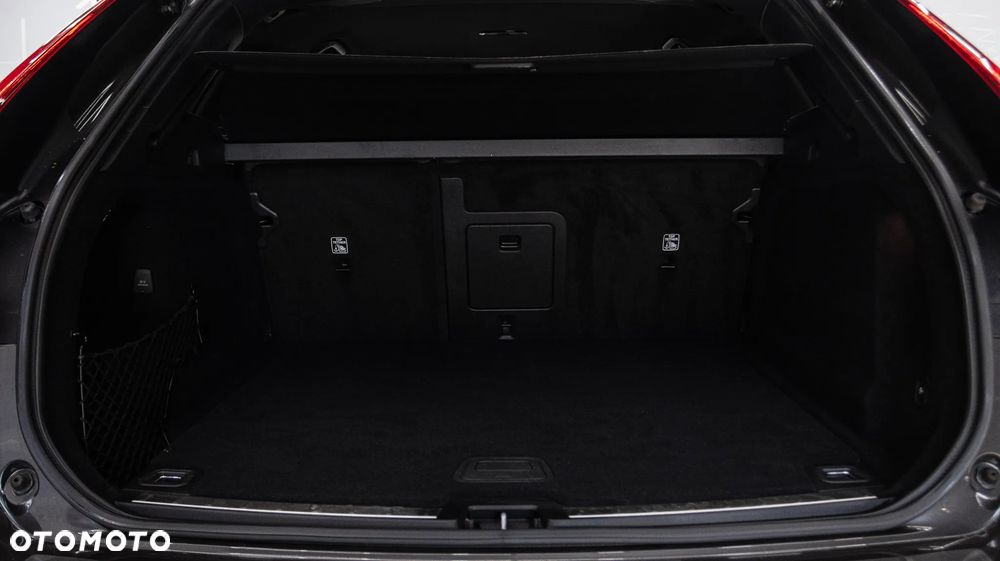 Volvo XC 60 B5 B AWD Plus Dark - 29