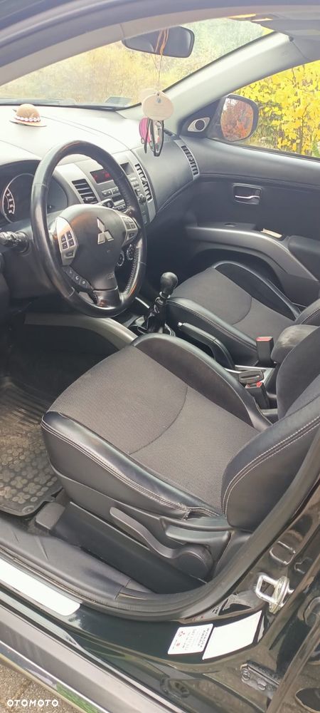 Mitsubishi Outlander - 13