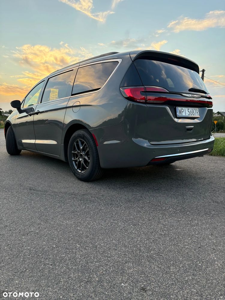 Chrysler Pacifica - 1