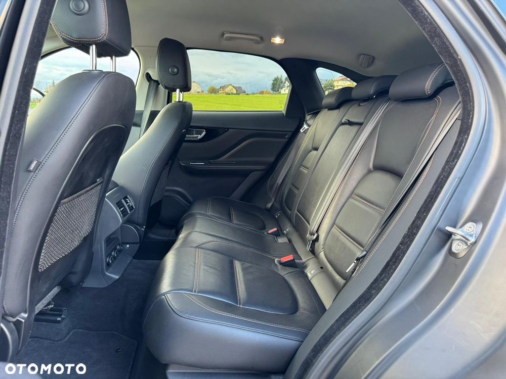 Jaguar F-Pace 2.0 i4D RWD Portfolio - 12