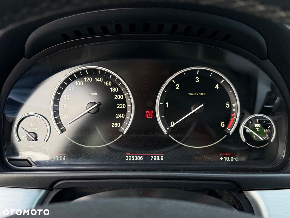 BMW Seria 5 520d xDrive - 16