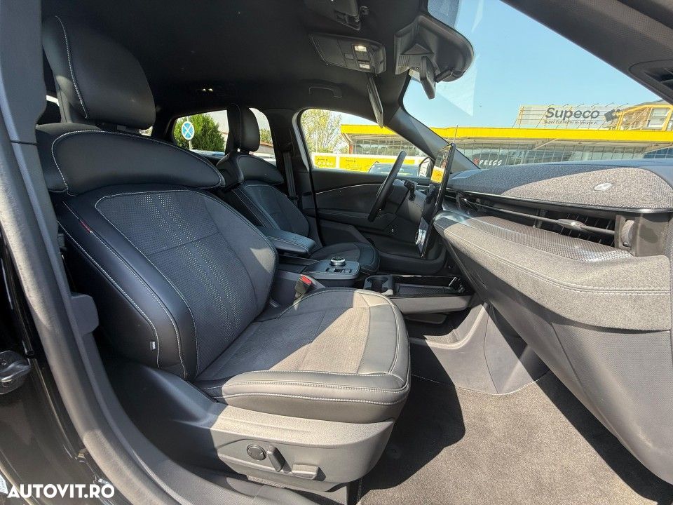 Ford Mustang Mach-E - 17