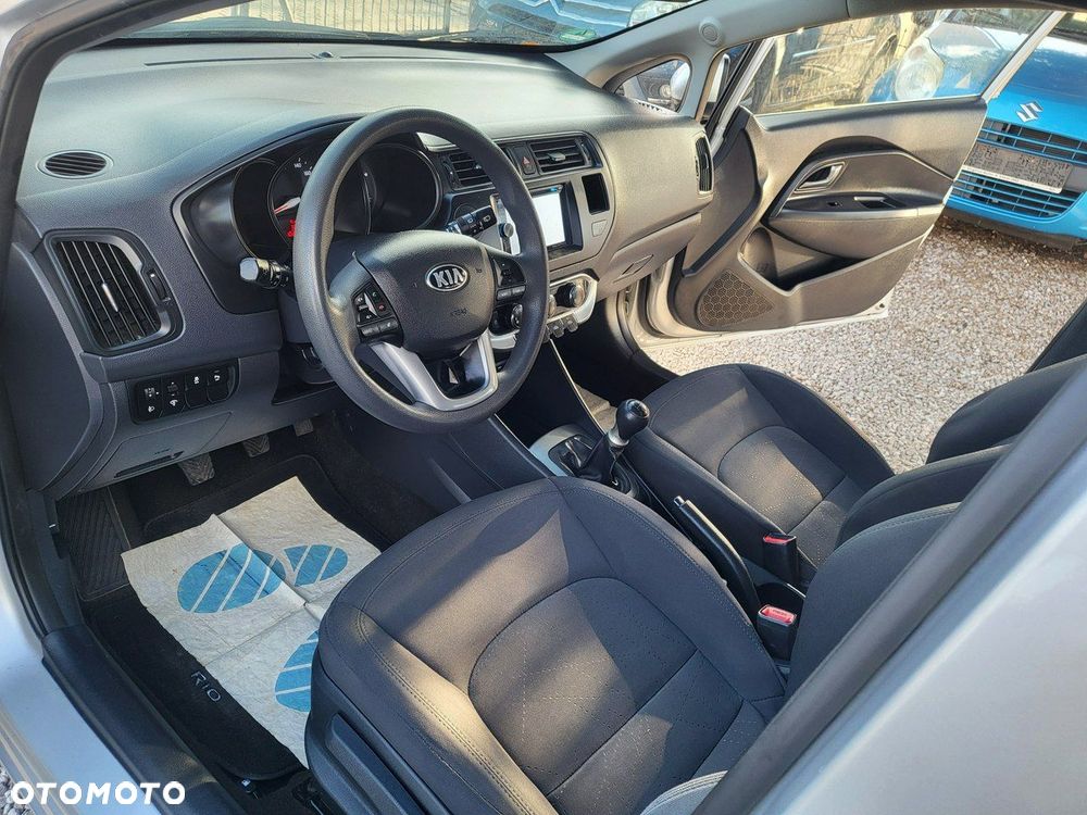 Kia Rio - 14