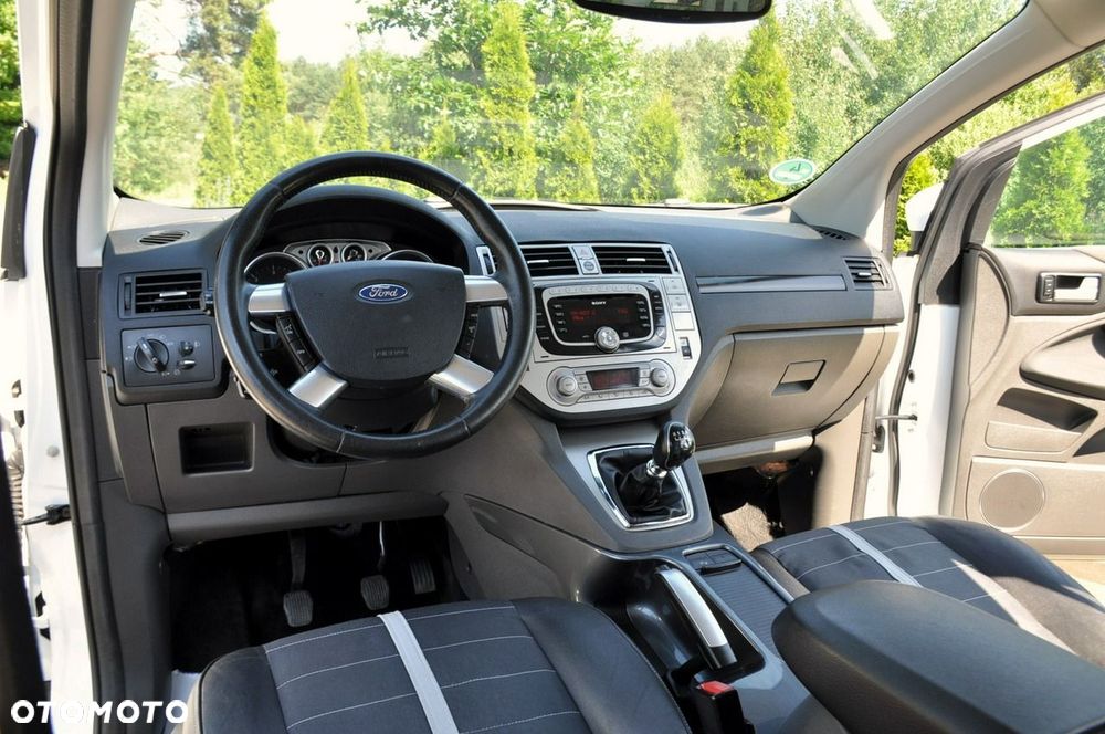 Ford Kuga - 28
