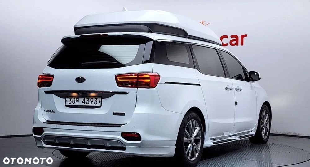 Kia Carnival - 14