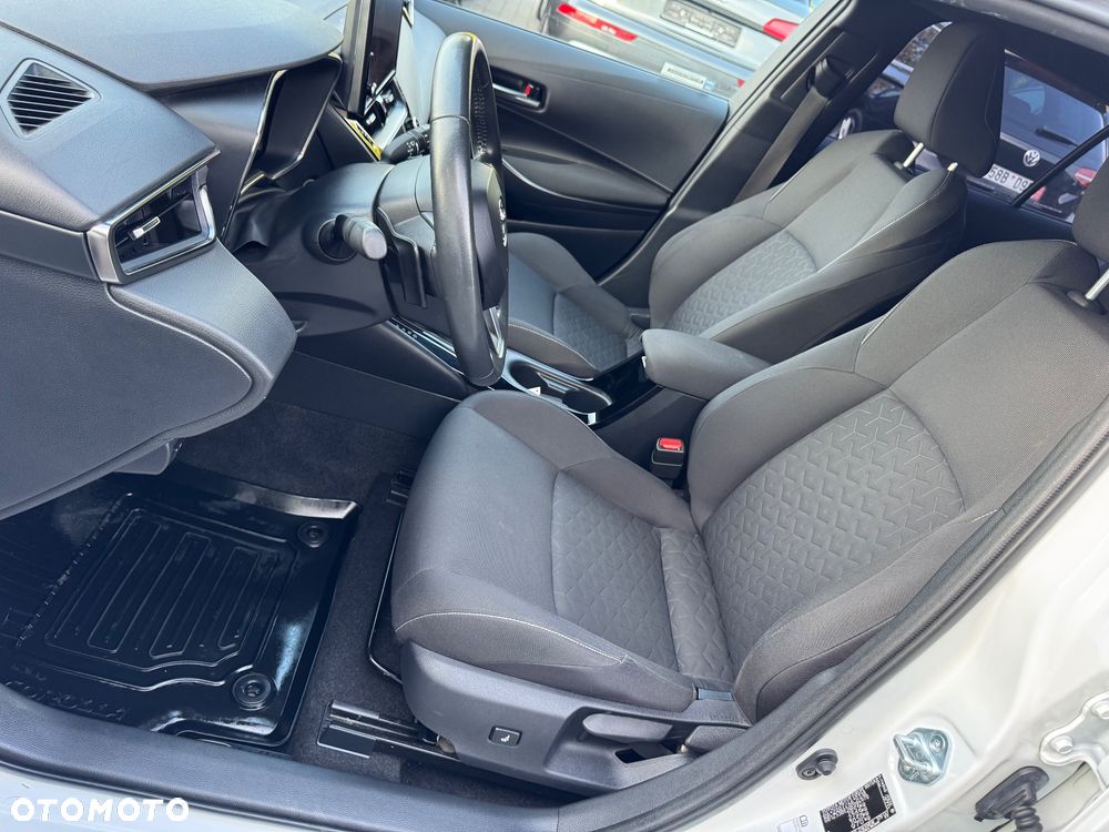 Toyota Corolla 2.0 Lounge - 16