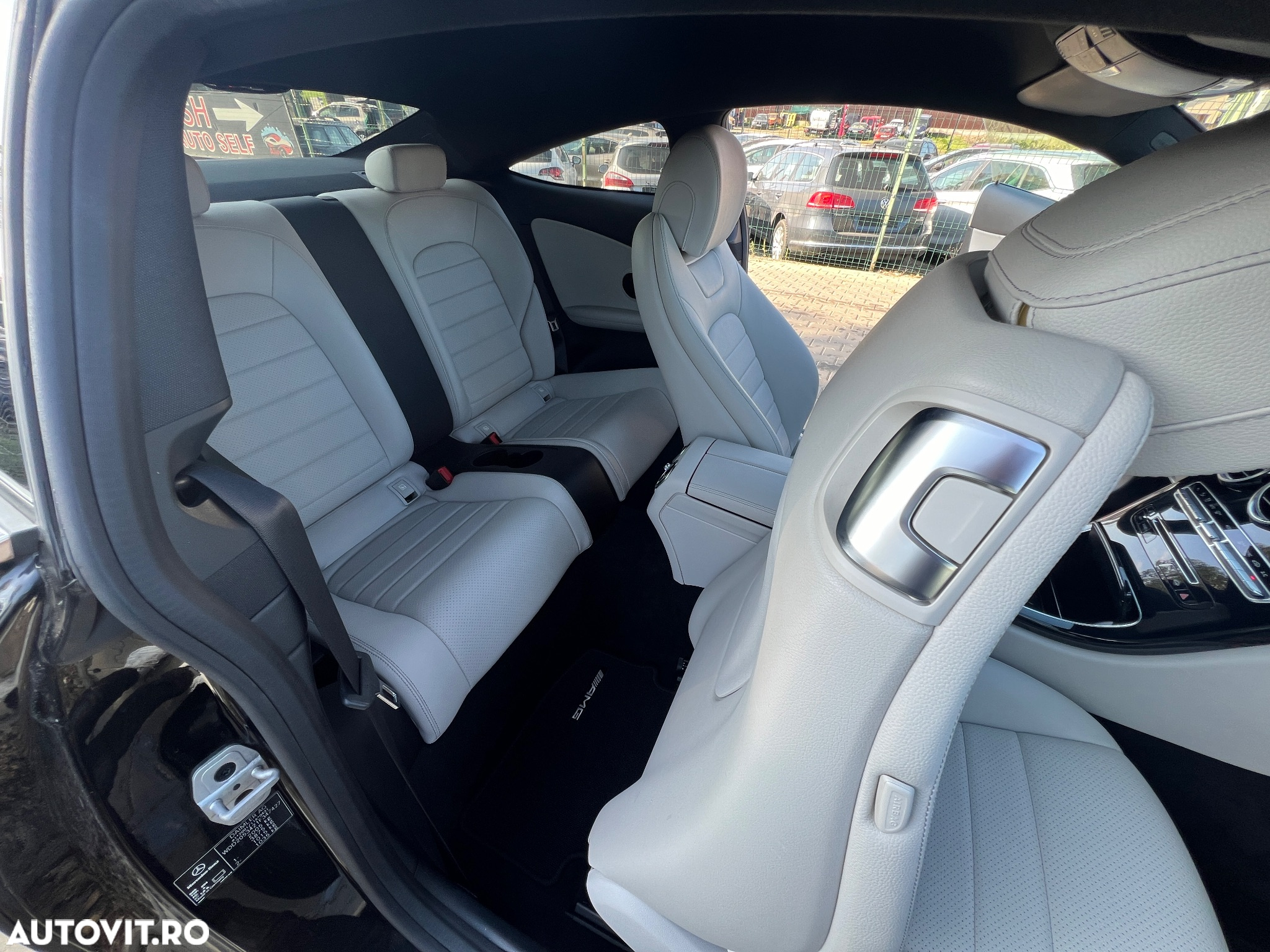 Mercedes-Benz C 200 Coupe 4MATIC Aut. - 9