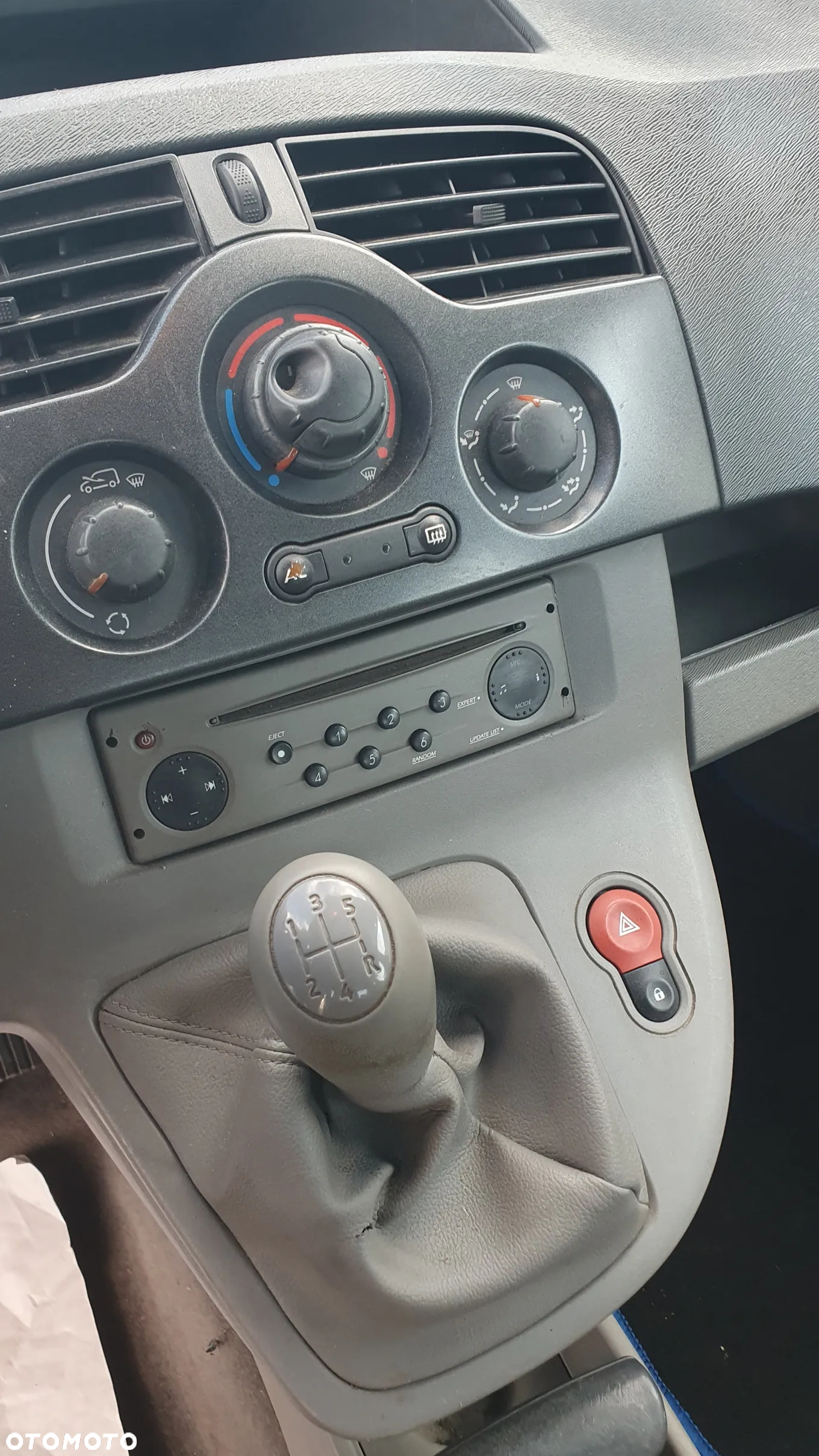 Renault Kangoo 1.6 8V Happy Family - 25