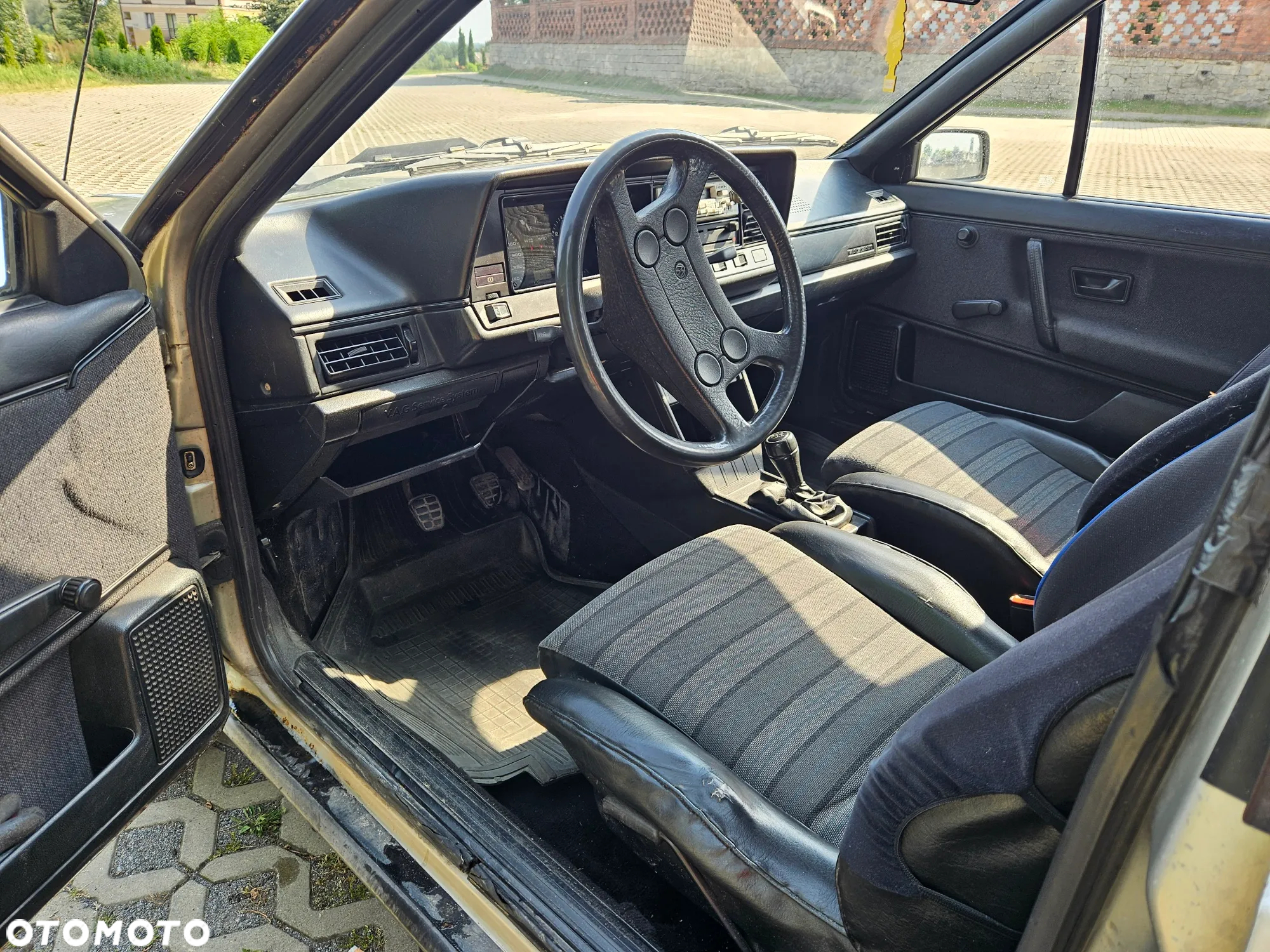 Volkswagen Passat - 15
