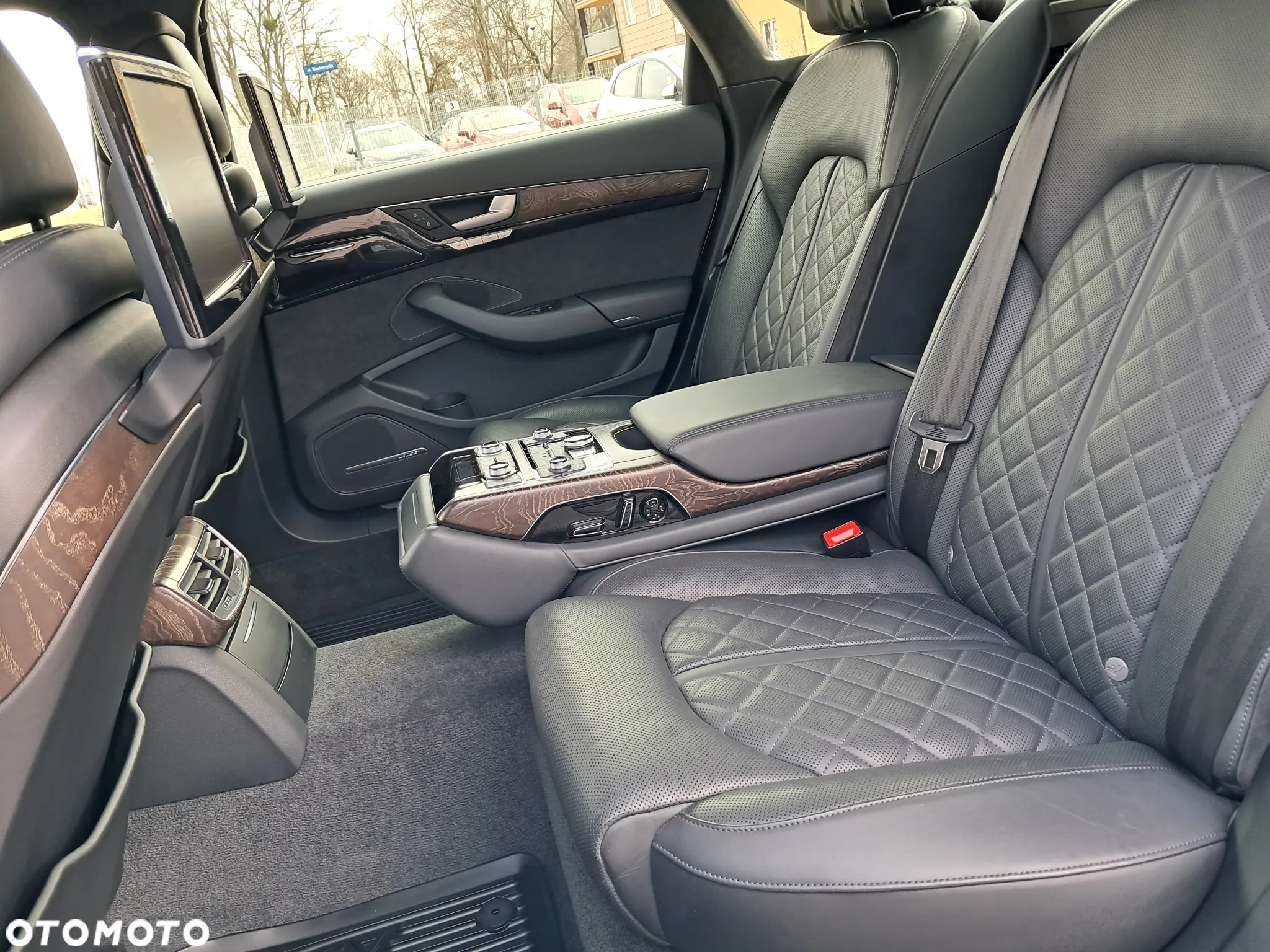 Audi A8 4.0 TFSI L Quattro - 11