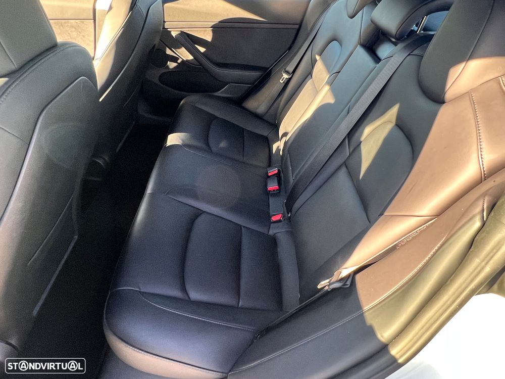 Tesla Model 3 - 9