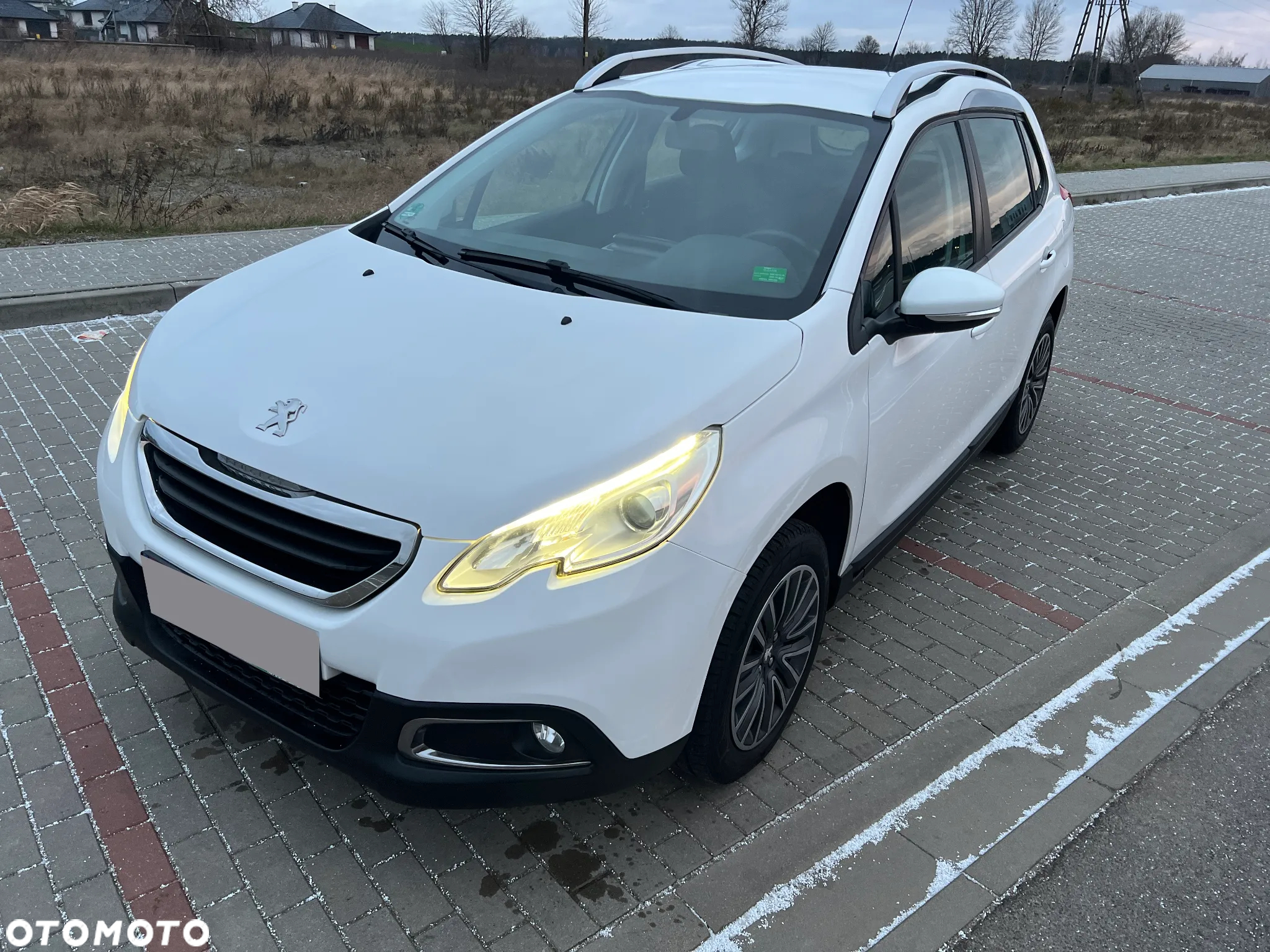 Peugeot 2008 1.2 Pure Tech Allure S&S - 22