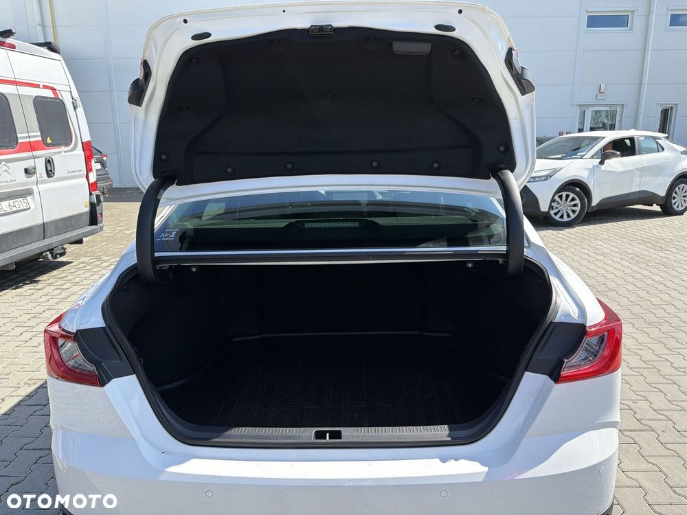 Toyota Camry - 11