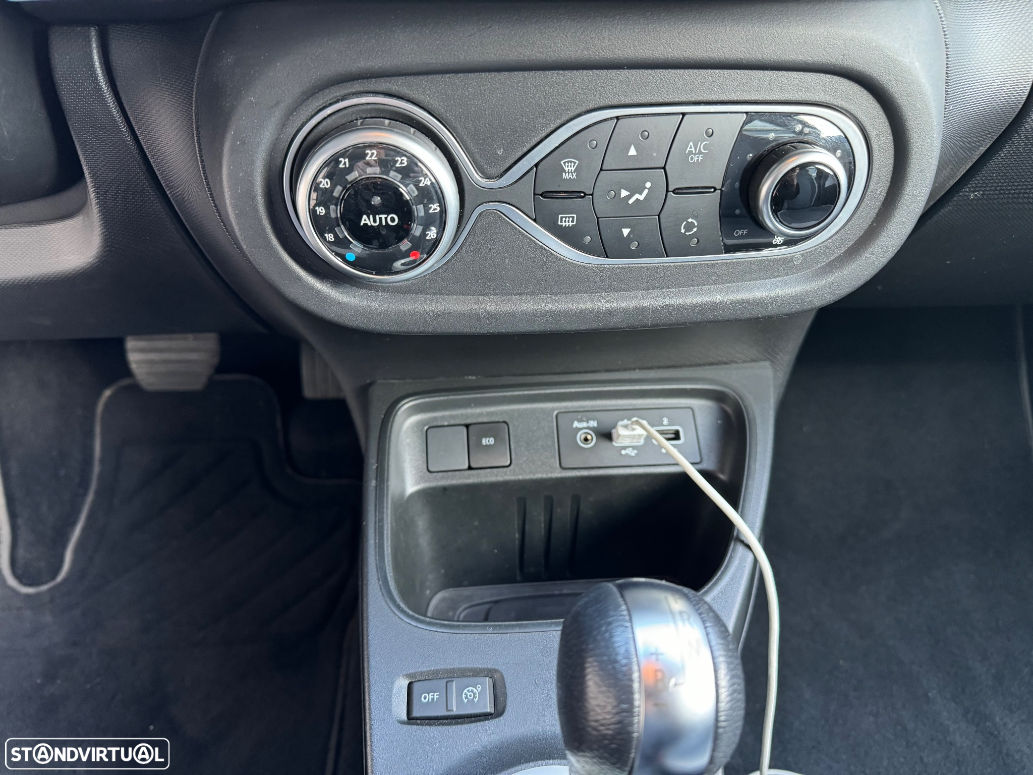Renault Twingo Z.E. 22 Intens - 14