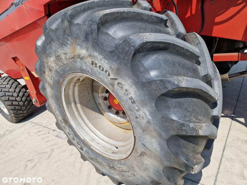 Massey Ferguson MF 36 Claas New Holland P600 - 15