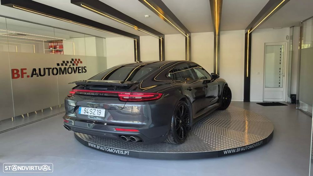 Porsche Panamera 4 S - 5