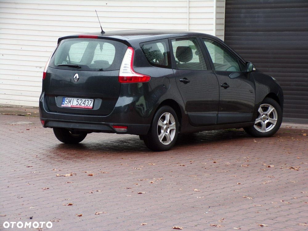 Renault Grand Scenic - 12