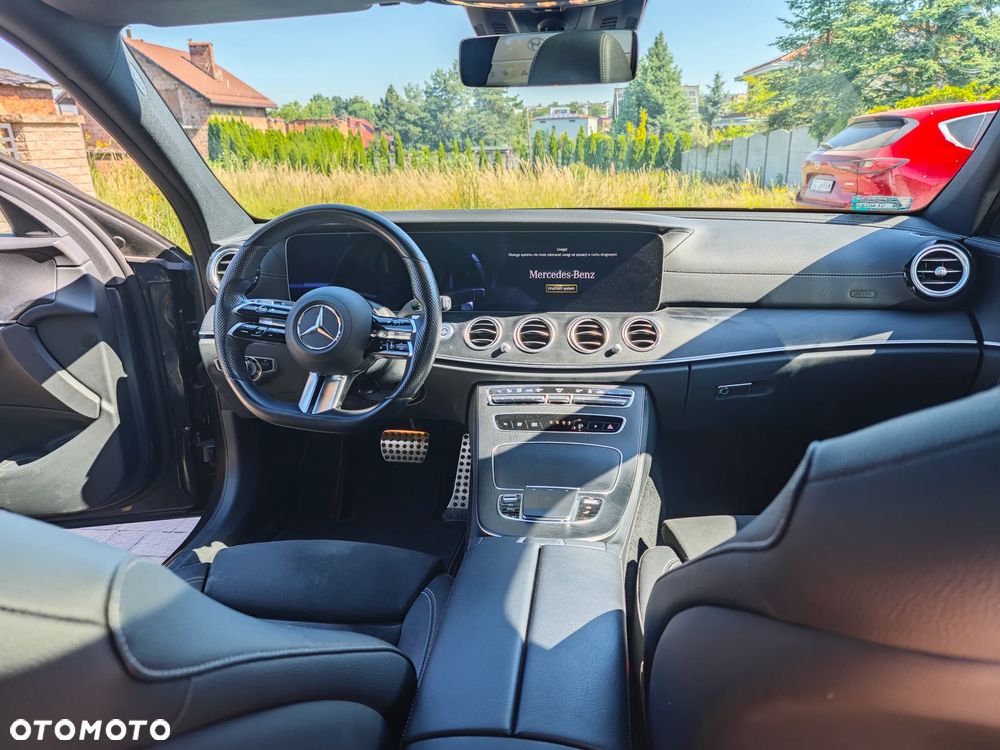 Mercedes-Benz Klasa E 300 Business Edition - 14