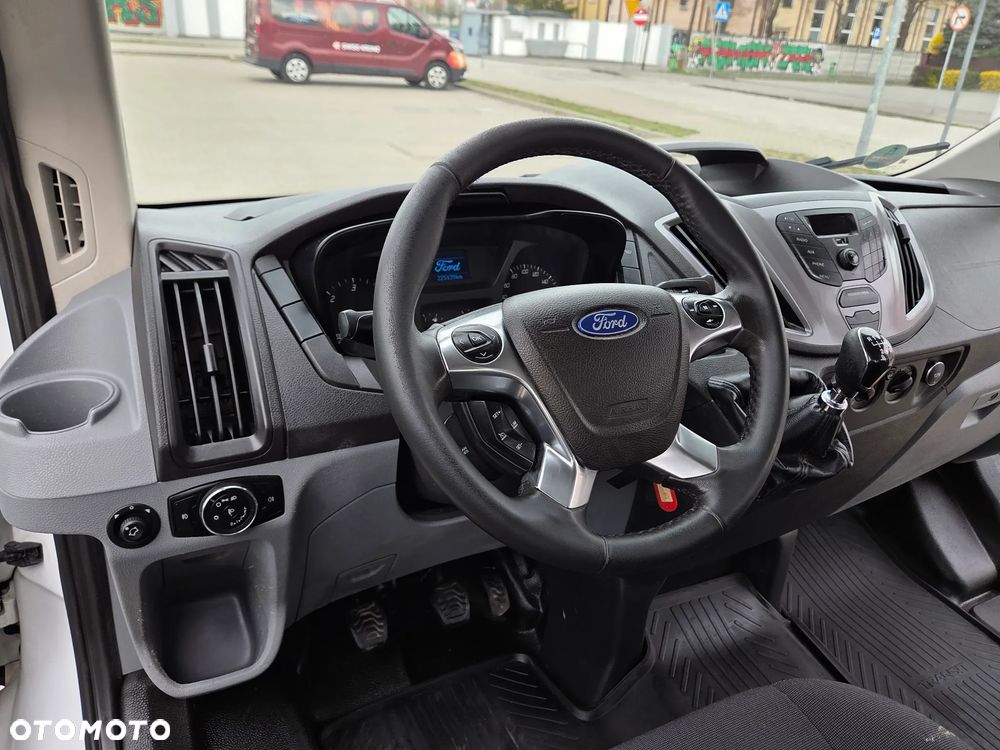 Ford Transit - 32