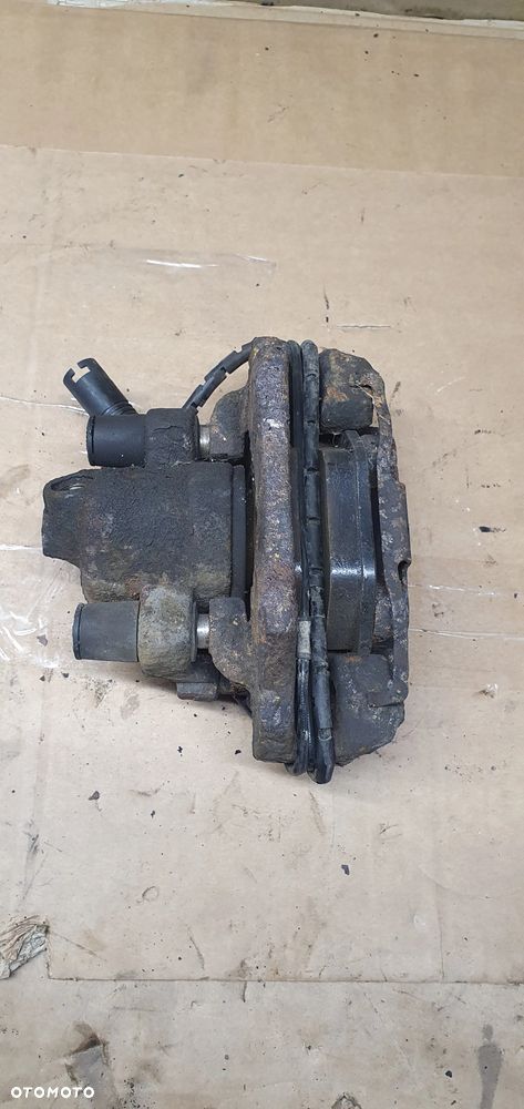 Zacisk hamulcowy prawy tył tylny BMW 3 E46 - 4