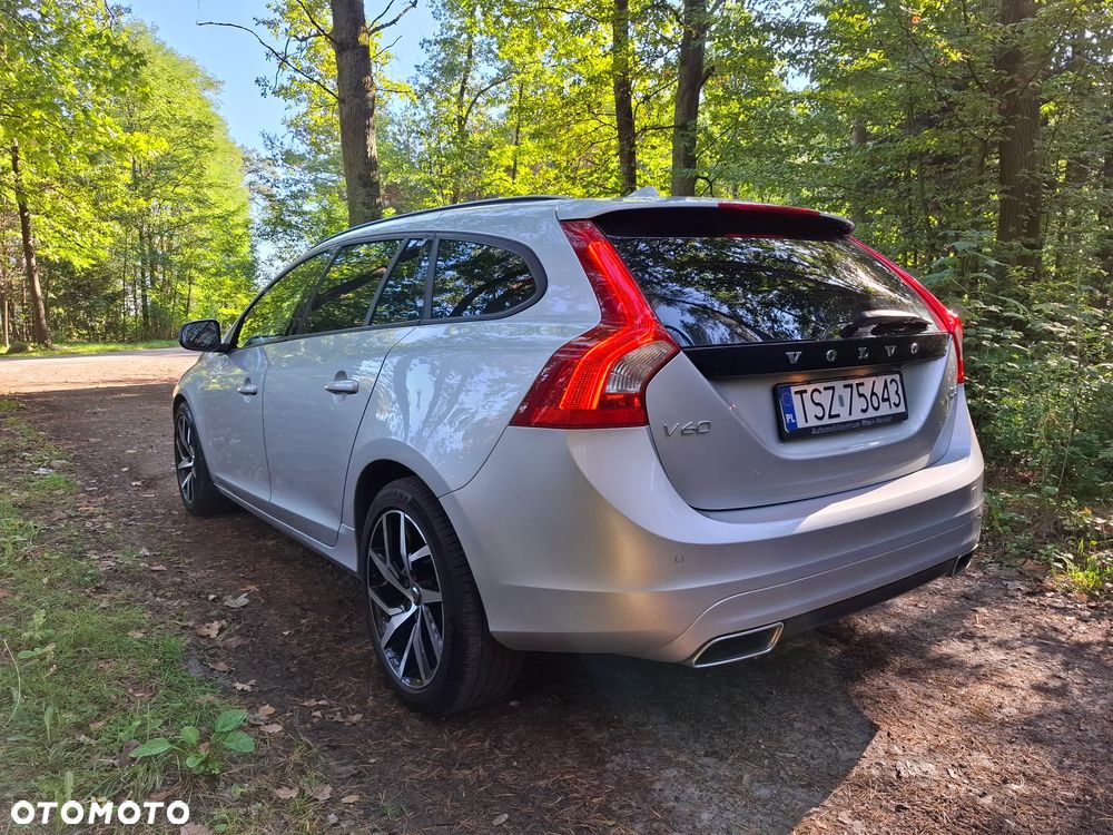 Volvo V60 D4 Drive-E Dynamic Edition (Kinetic) - 3
