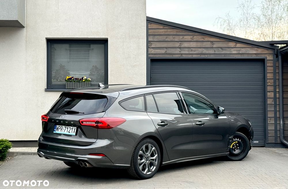 Ford Focus 1.0 EcoBoost mHEV ST-Line X - 12