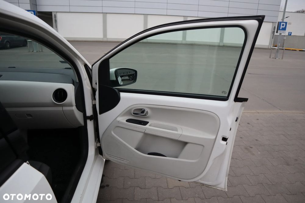 Volkswagen up! 1.0 move - 8