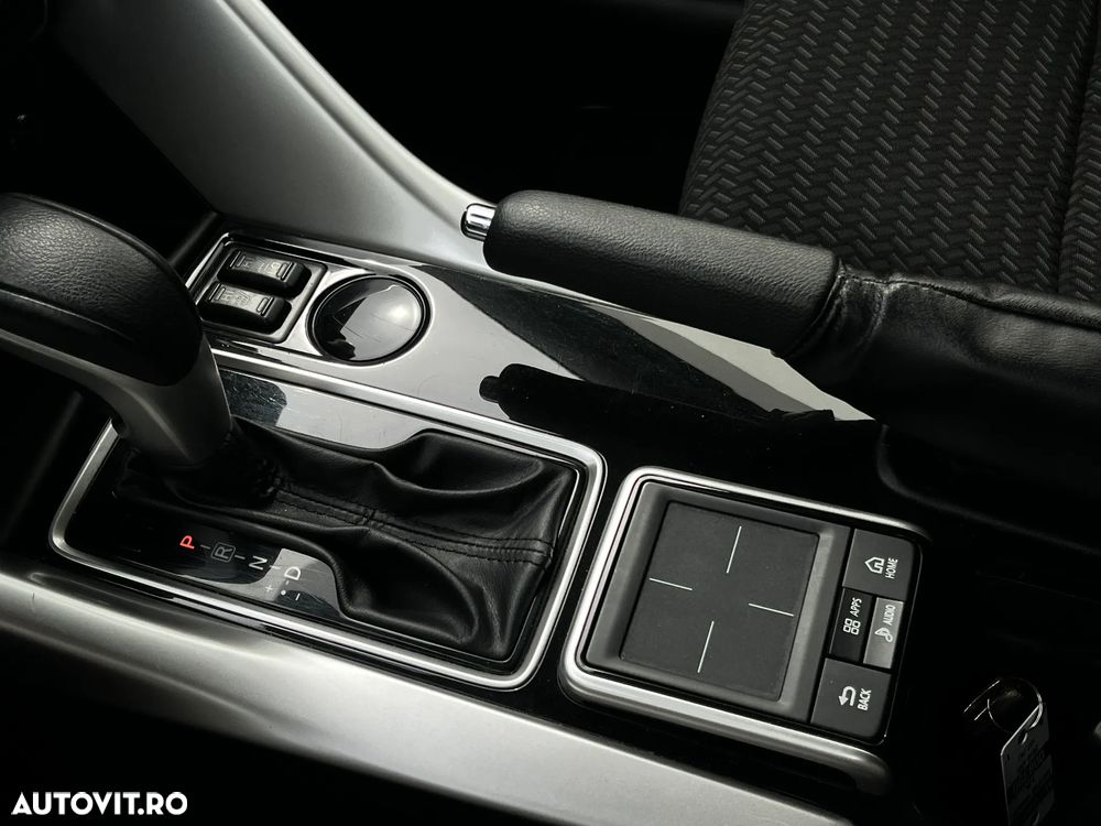 Mitsubishi Eclipse-Cross - 21