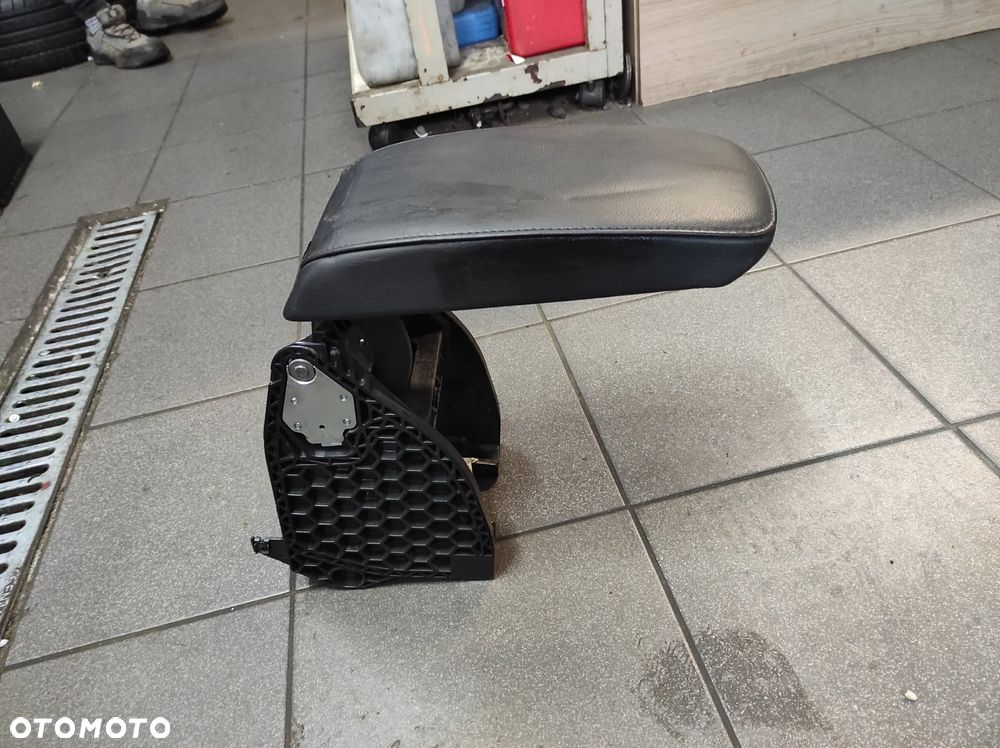 Podłokietnik Skoda SuperB II Skóra - 2