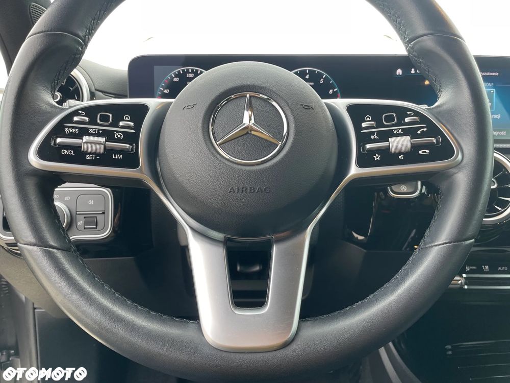 Mercedes-Benz Klasa A 180 Progressive 7G-DCT - 27