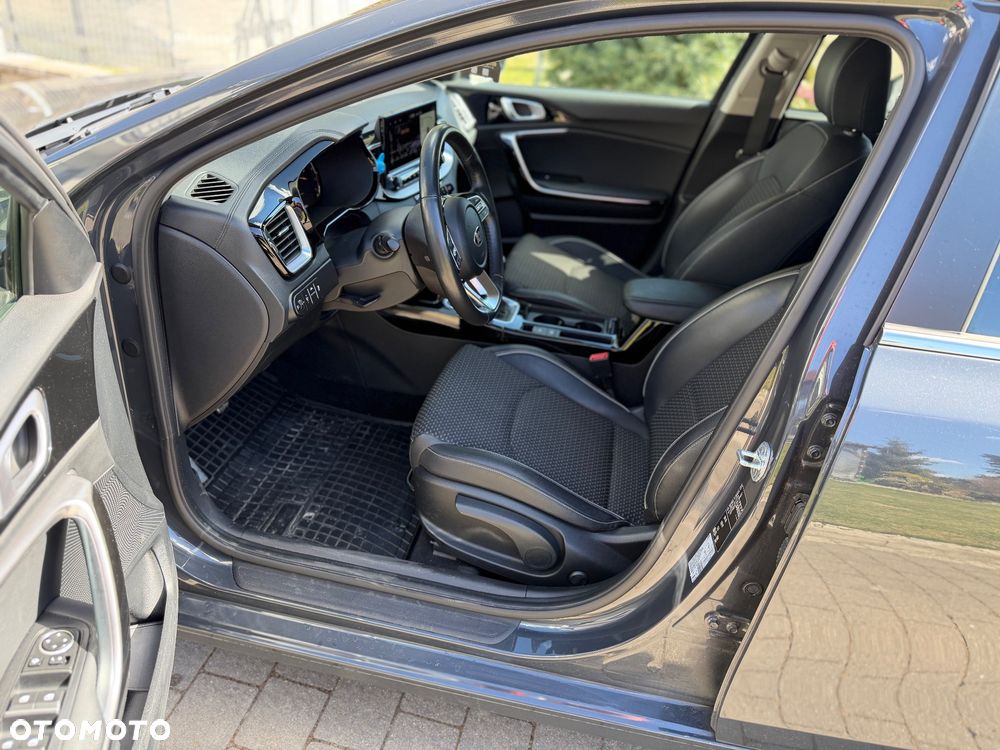 Kia Ceed 1.5 T-GDI Business Line Plus - 23