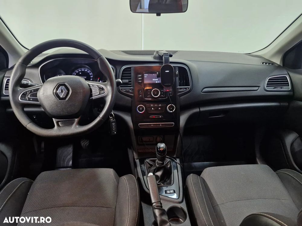 Renault Megane TCe Business - 3