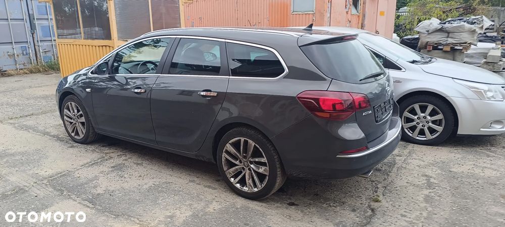 Opel Astra 2.0 CDTI Exklusiv - 2
