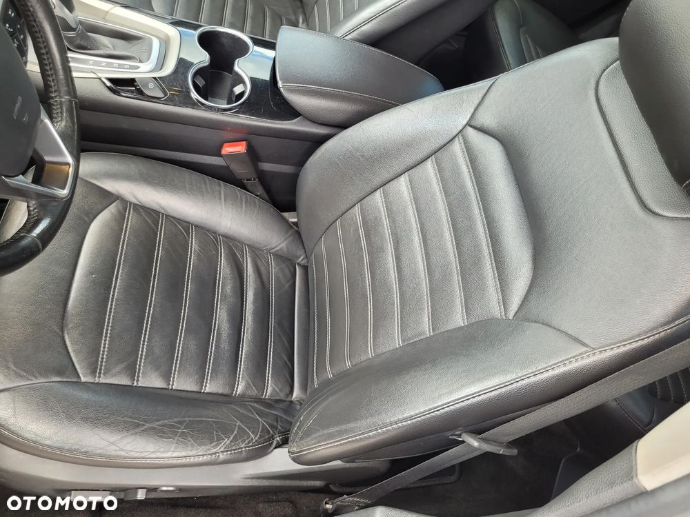 Ford Fusion - 14