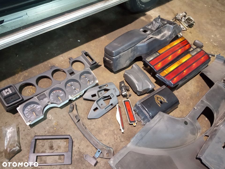 PONTIAC FIREBIRD 3 gen 3rd gen 1982–1992 lampa tyl tylna prawa f-body trans am 2.5 2.8 3.1 v6 3.8 5.0 v8 5.7 rear lamp tail right 1983 1984 1985 1986 1987 1988 1989 1990 1991 - 8