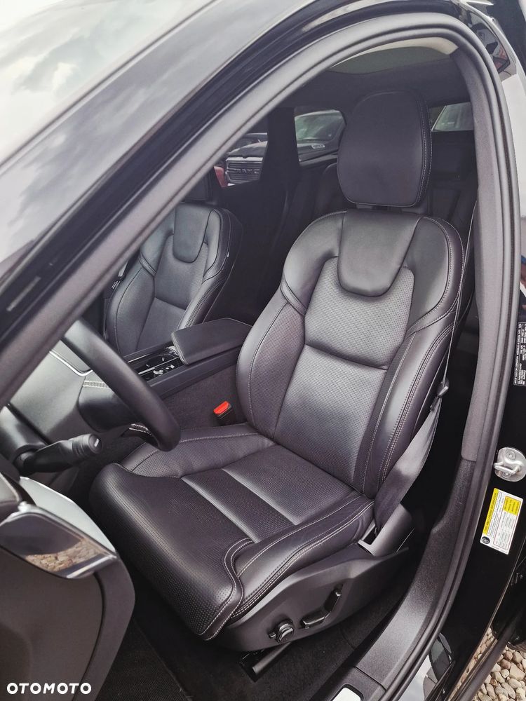 Volvo XC 60 B5 B AWD Ultimate Black Edition - 11