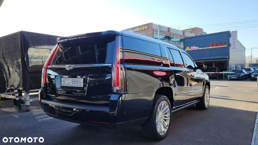 Cadillac Escalade ESV 6.2 V8 AWD AT Premium - 4