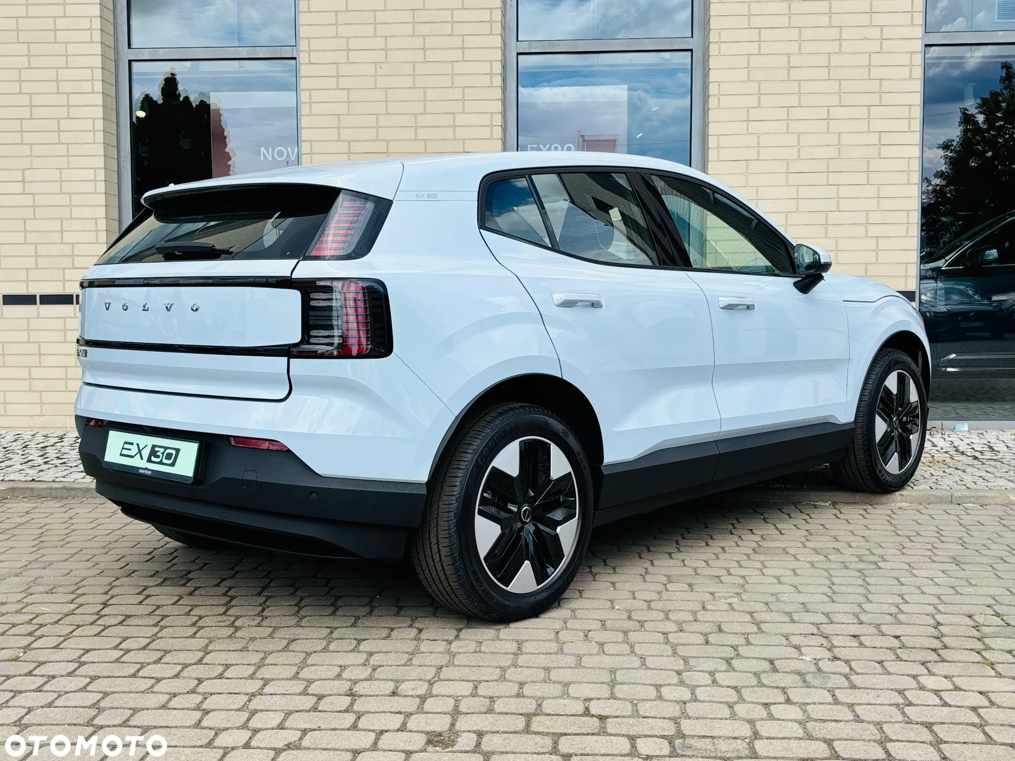 Volvo EX30 69kWh Single Motor Long Range Core - 3
